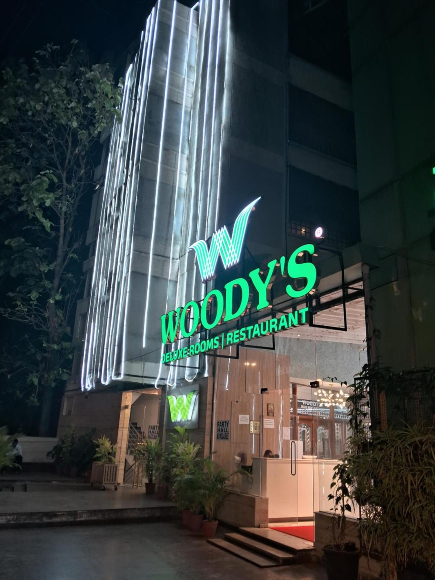Hotel Woody'S à Bangalore Extérieur photo