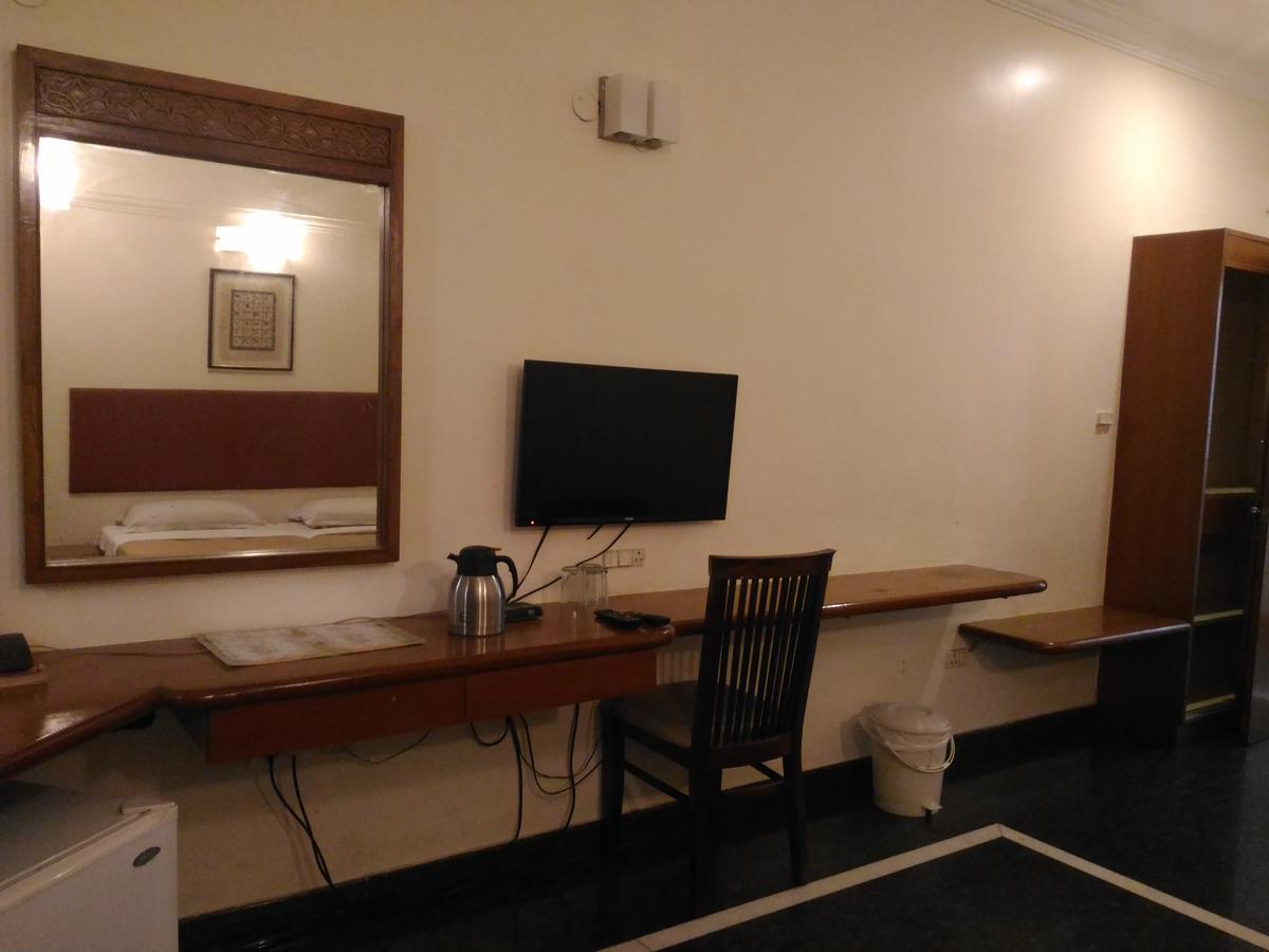 Hotel Woody'S à Bangalore Extérieur photo